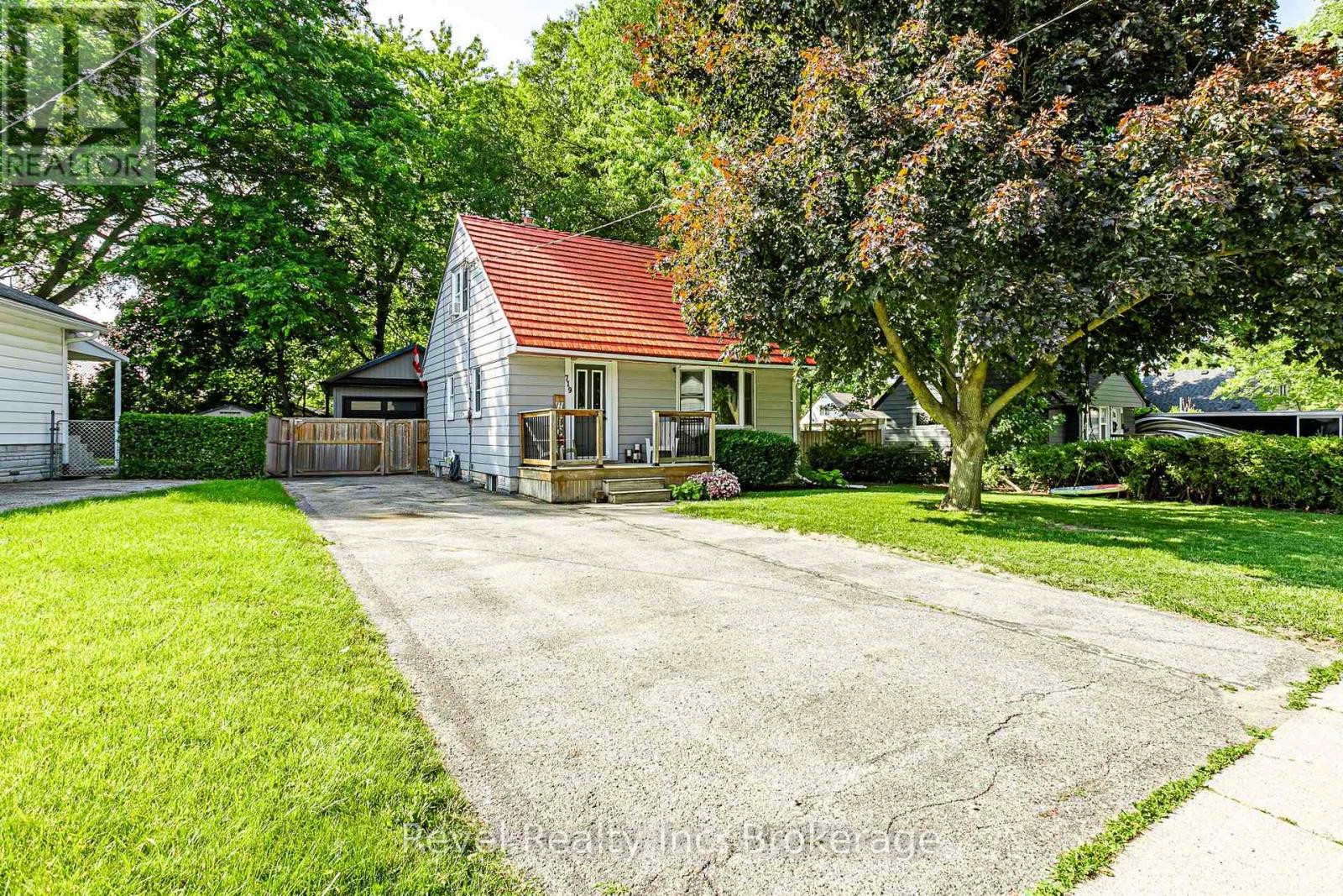 719 LANCASTER STREET - 2