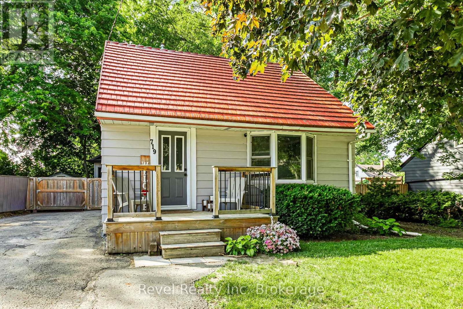 719 LANCASTER STREET - 34