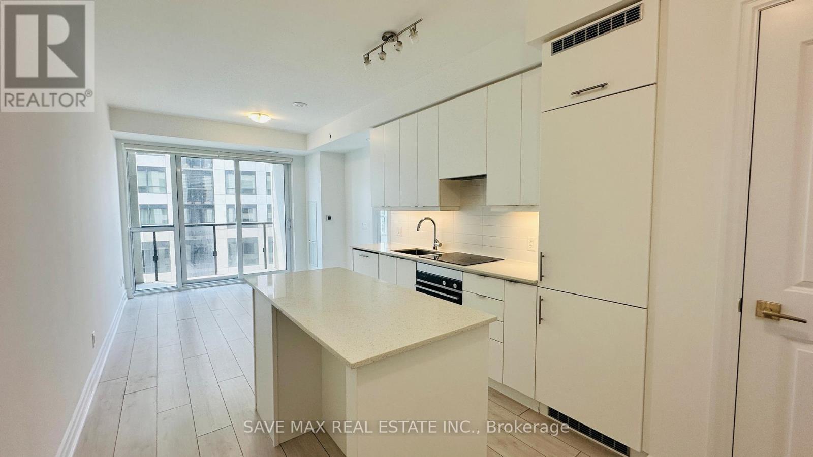 #3110 30 ELM DRIVE W - 11