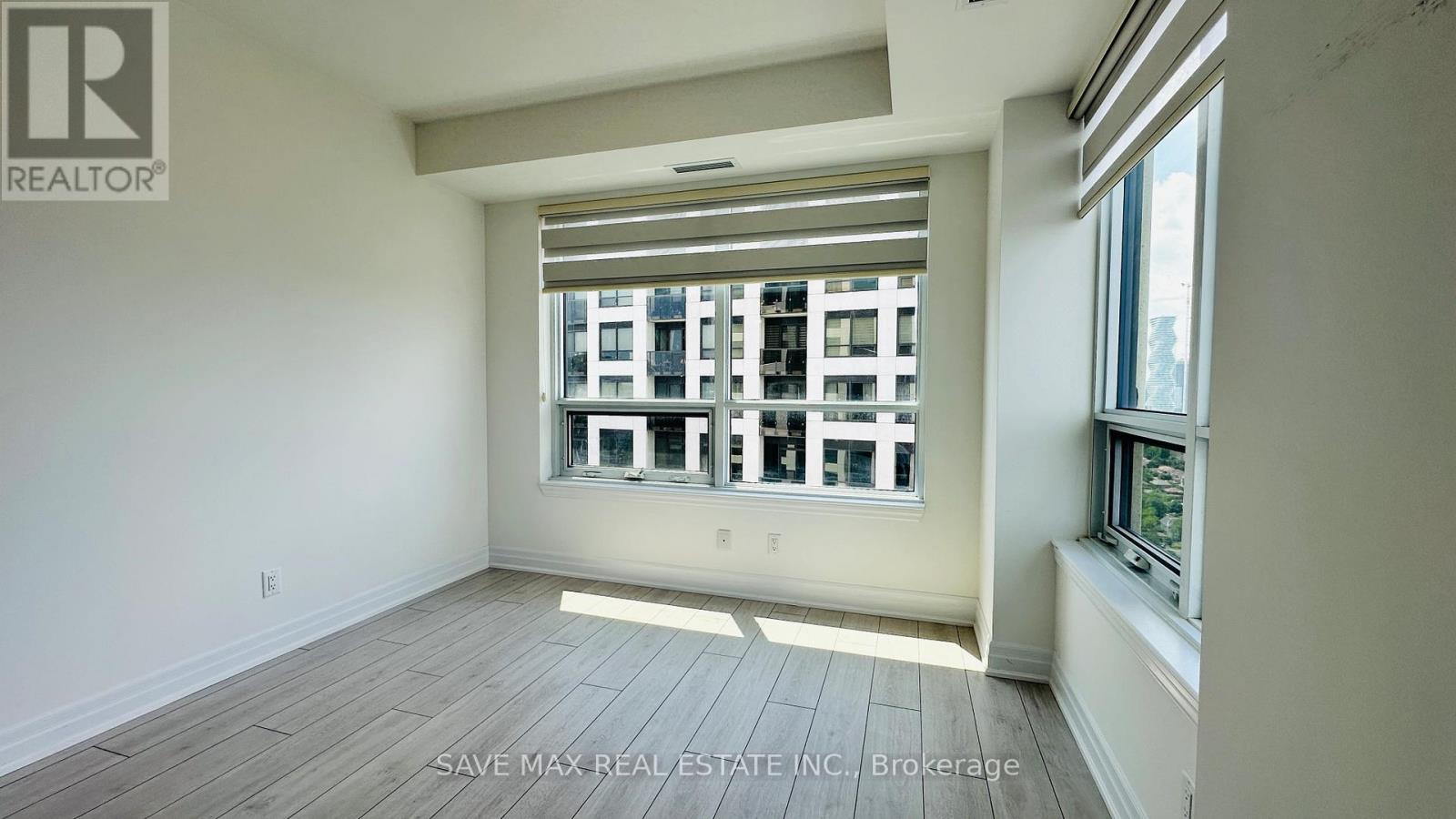 #3110 30 ELM DRIVE W - 23