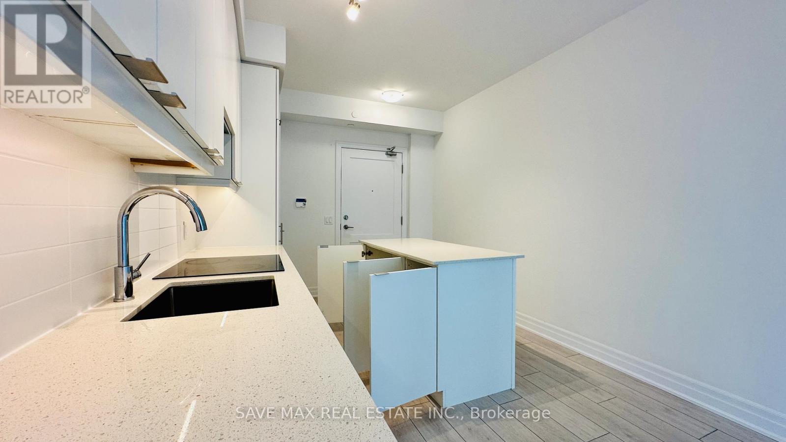 #3110 30 ELM DRIVE W - 17