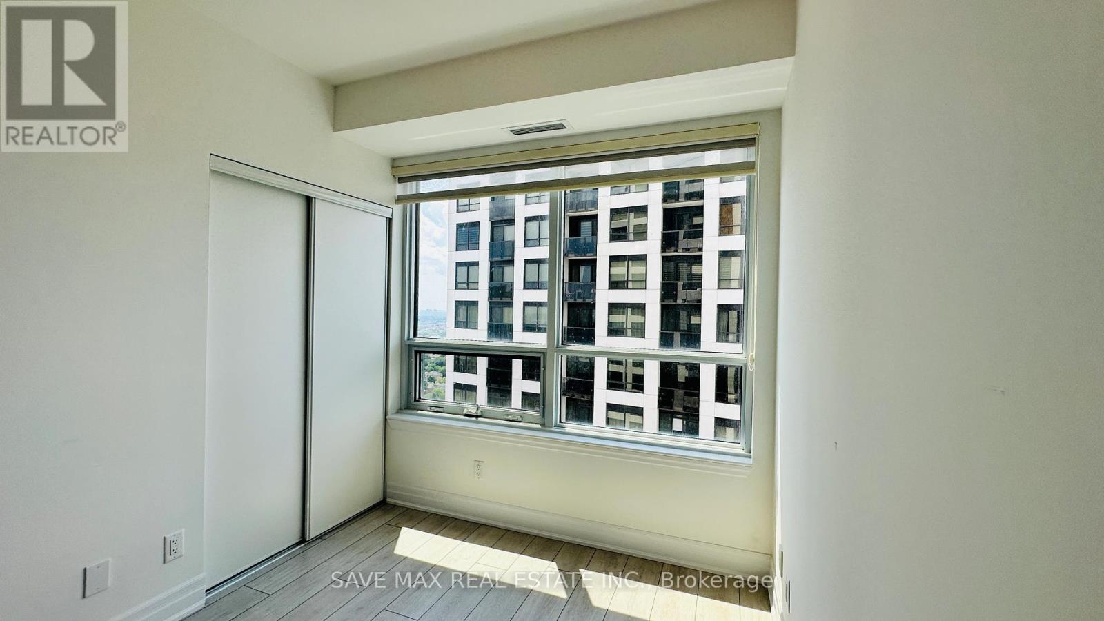 #3110 30 ELM DRIVE W - 29