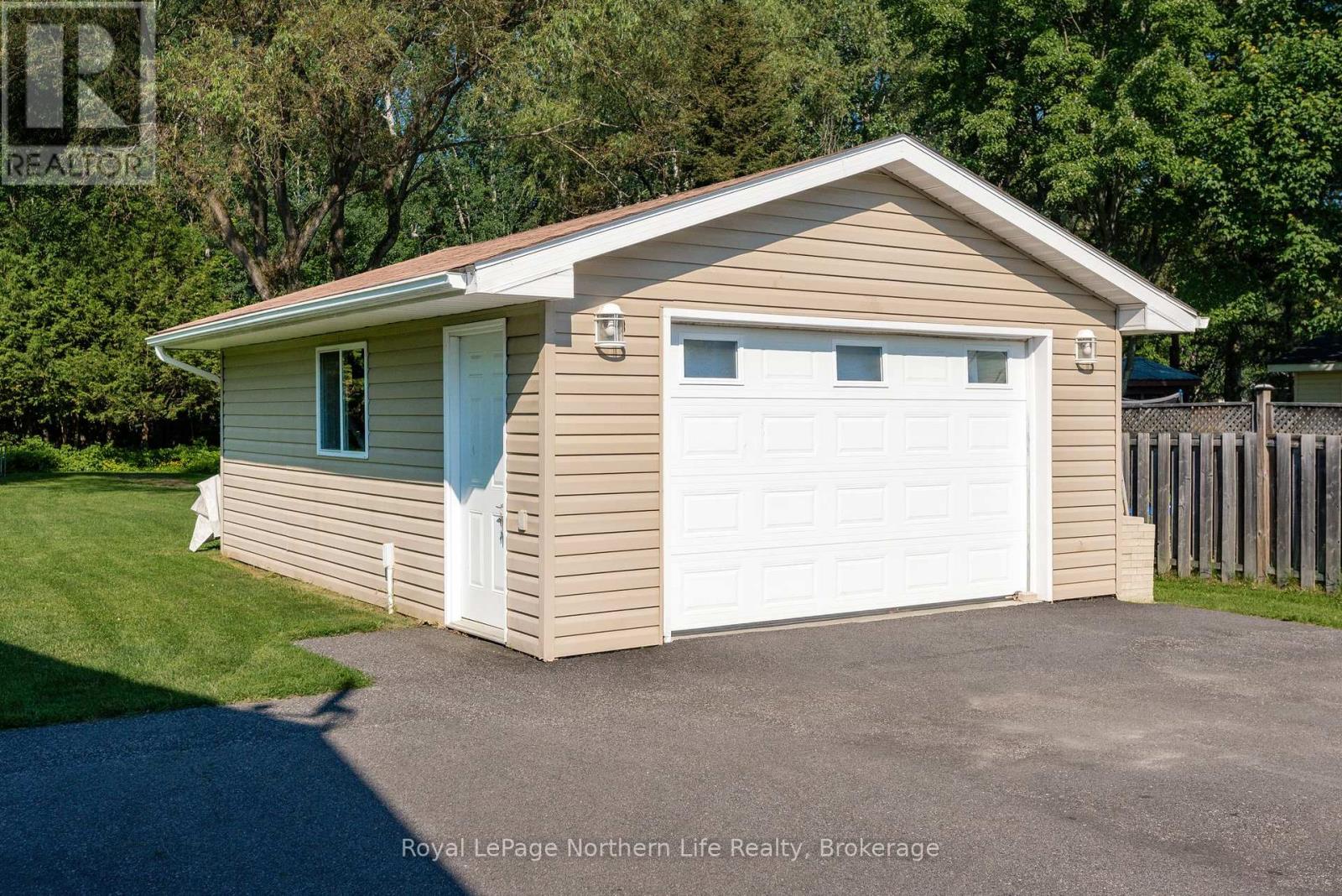 64 EGLINGTON ROAD S - 47