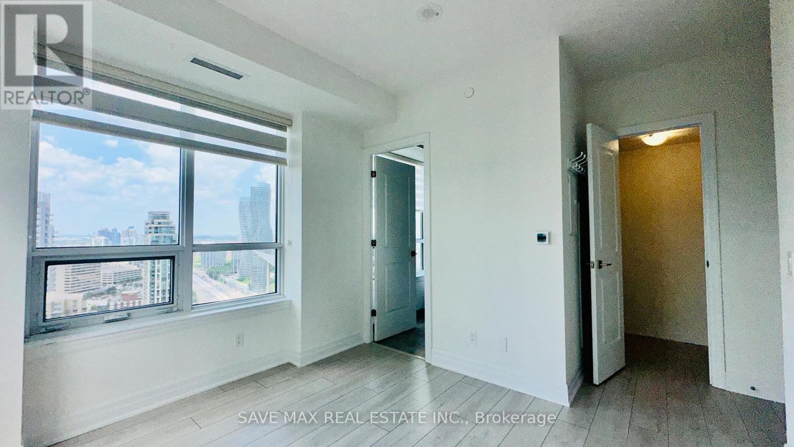 #3110 30 ELM DRIVE W - 21