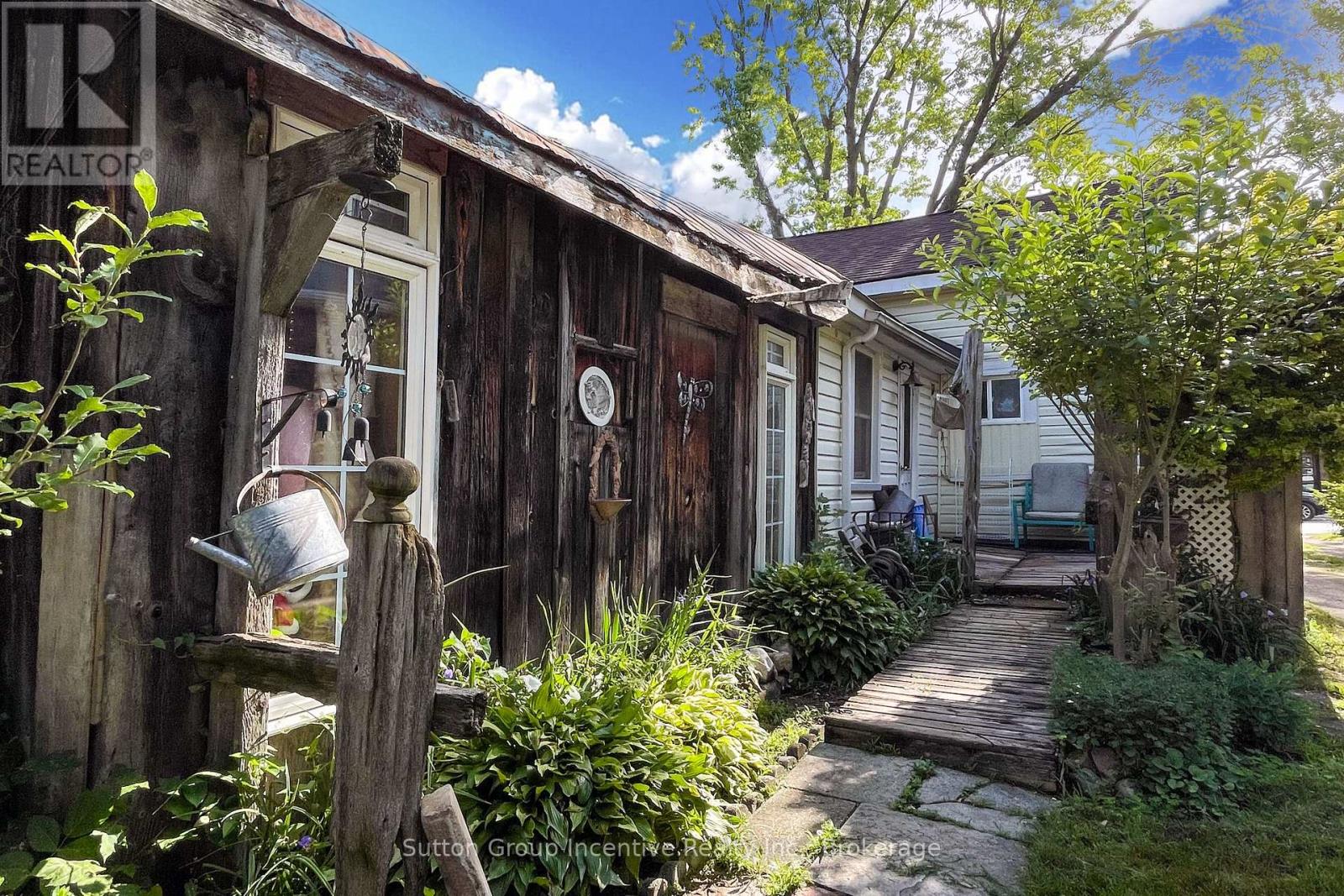 310 MAPLE STREET - 5
