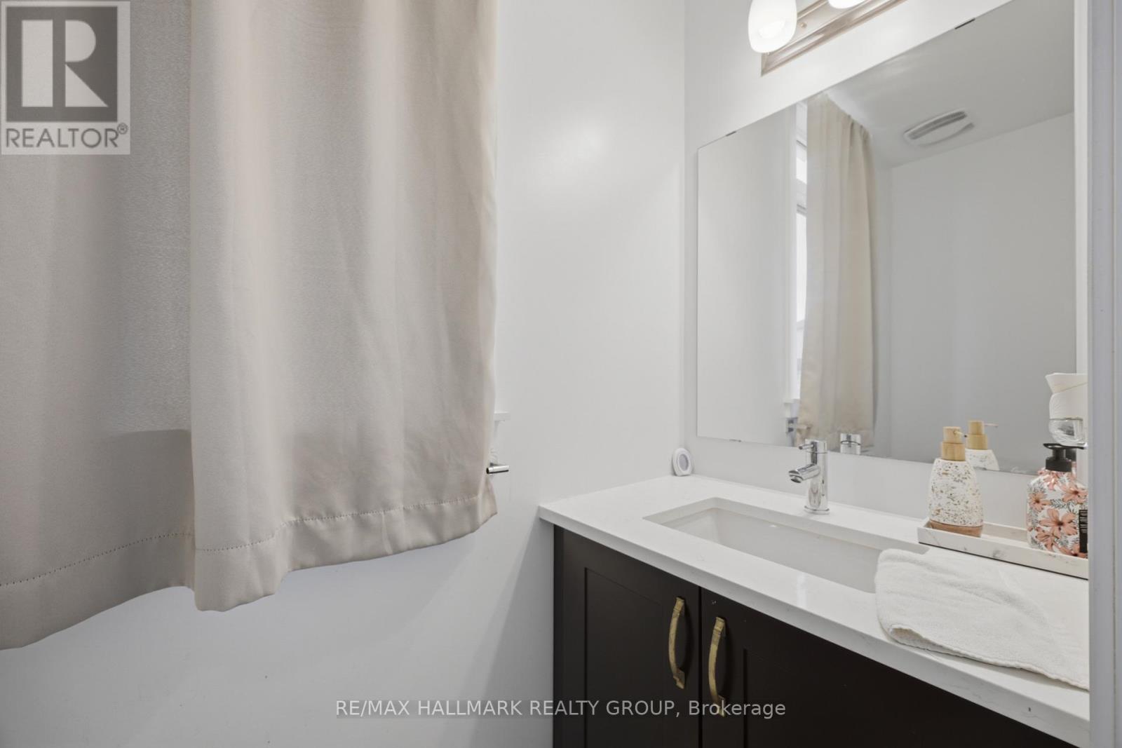 515 CORRETTO PLACE E - 9