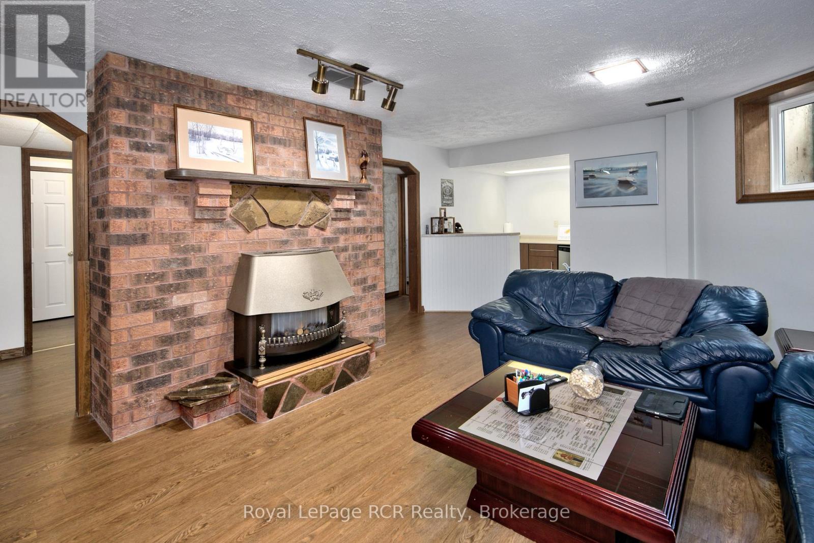 935 27TH STREET W - Image 25
