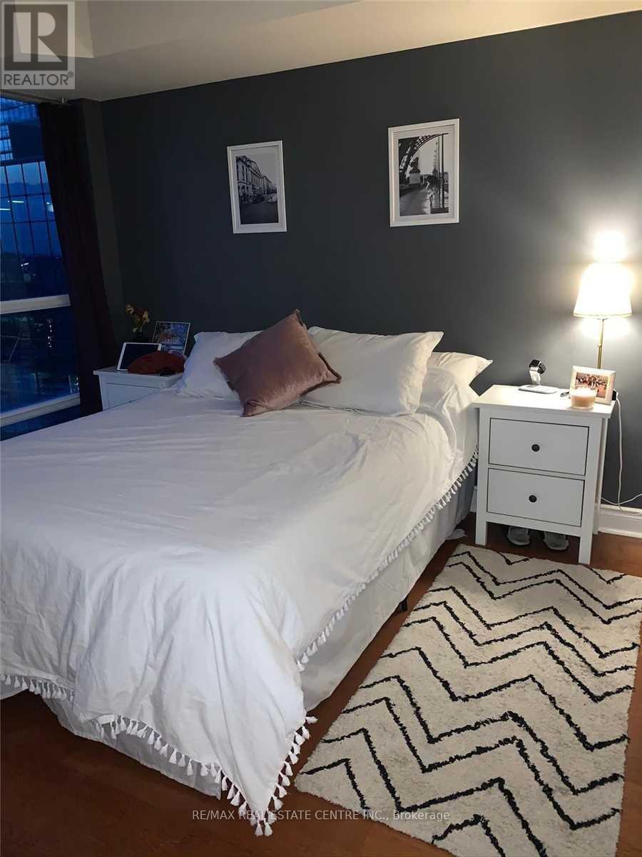 #4012 763 BAY STREET - 14