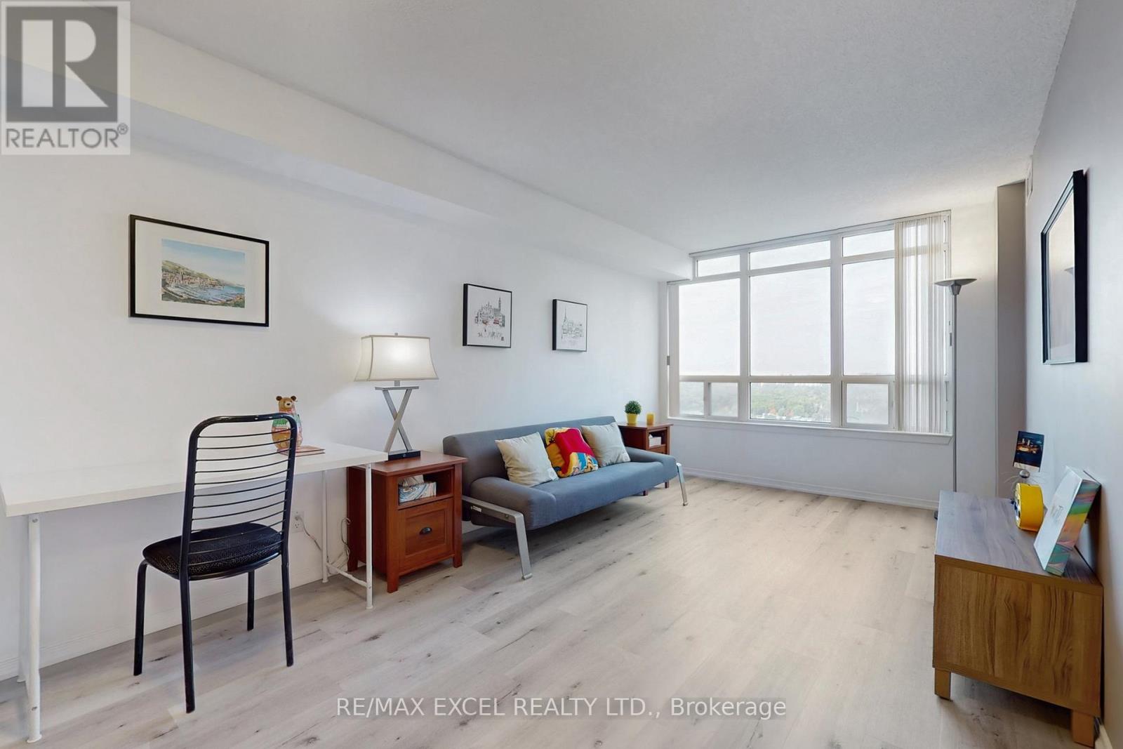 #2302 8 HILLCREST AVENUE - 16