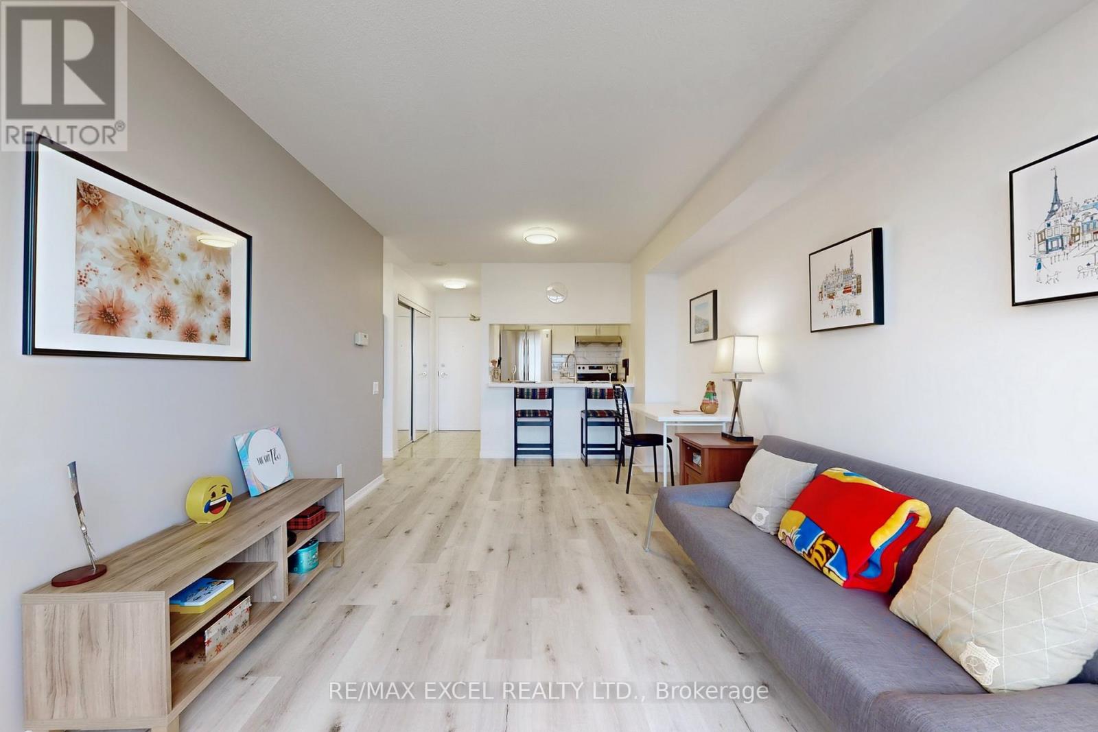 #2302 8 HILLCREST AVENUE - 20