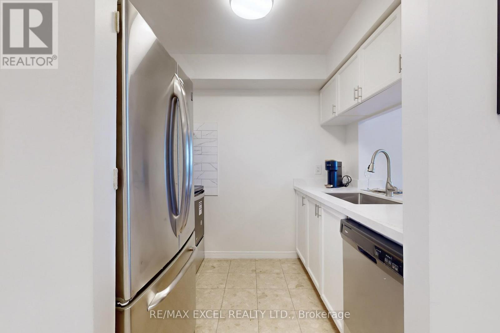 #2302 8 HILLCREST AVENUE - 23