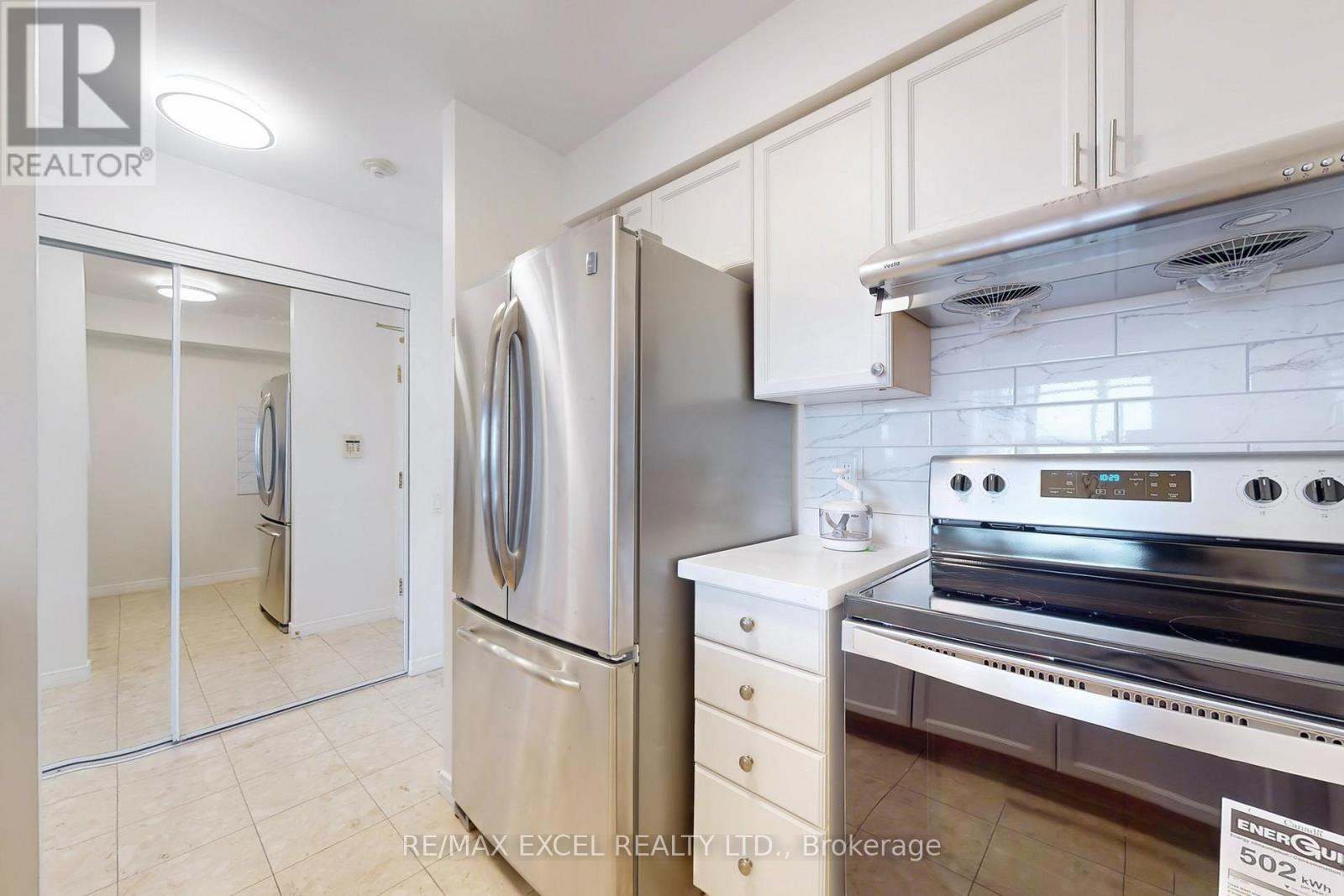 #2302 8 HILLCREST AVENUE - 25
