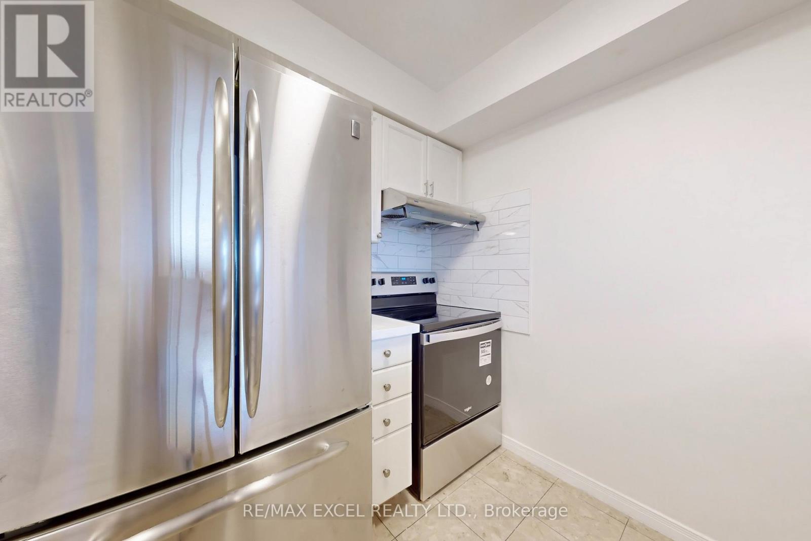 #2302 8 HILLCREST AVENUE - 27