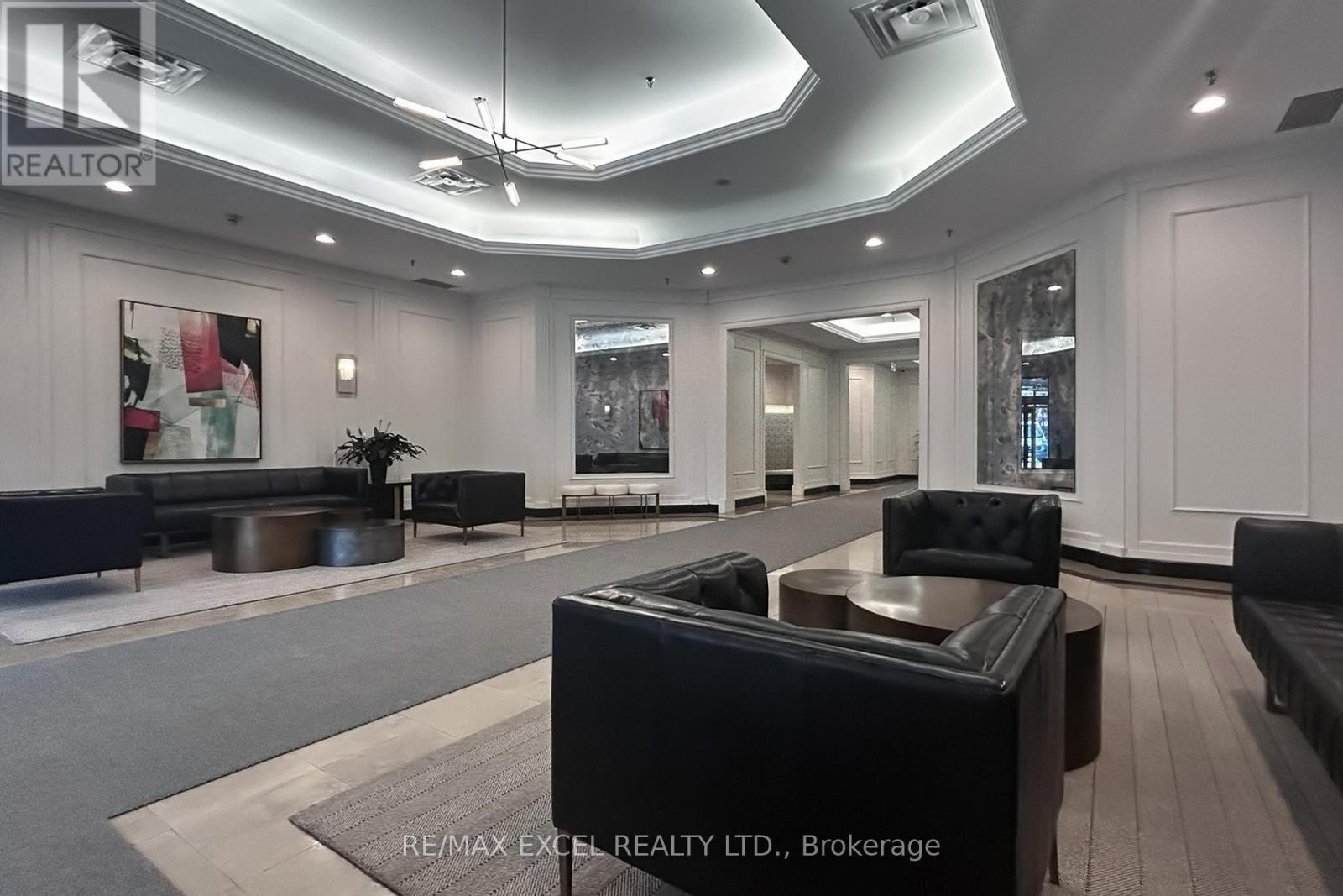 #2302 8 HILLCREST AVENUE - 8