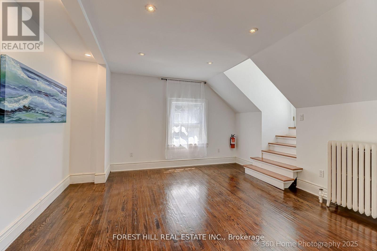 379 HURON STREET - 22
