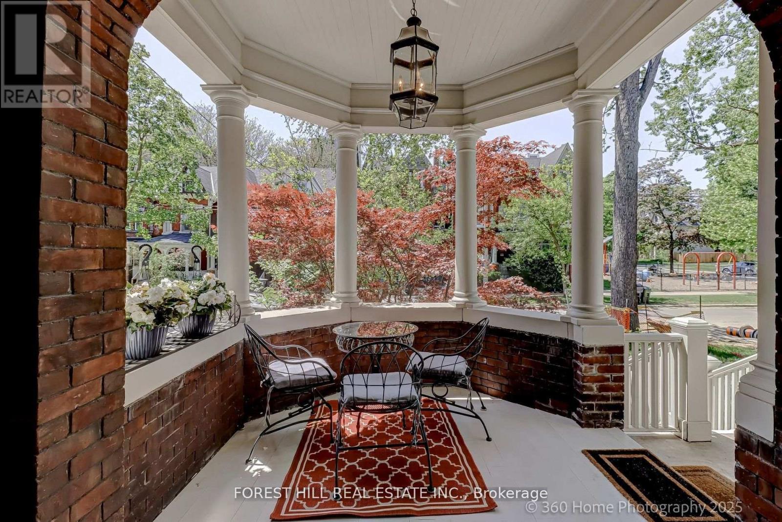 379 HURON STREET - 3