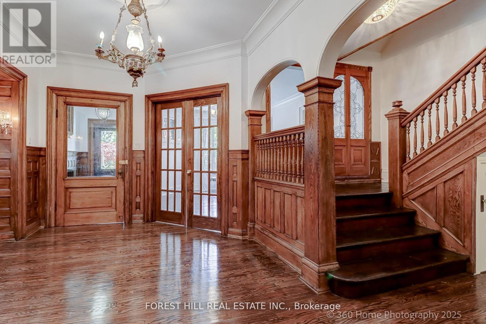 379 HURON STREET - 7