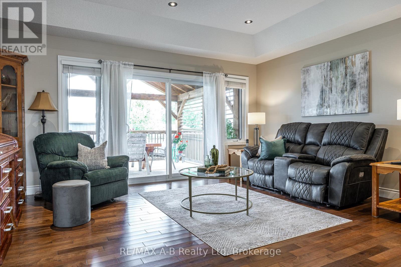 138 MILLSON CRESCENT - 14