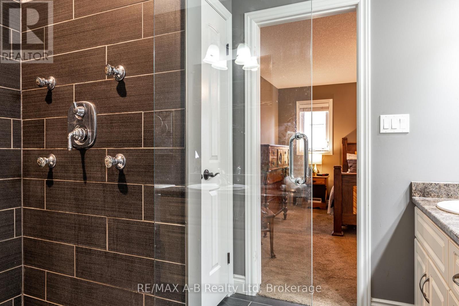 138 MILLSON CRESCENT - 21