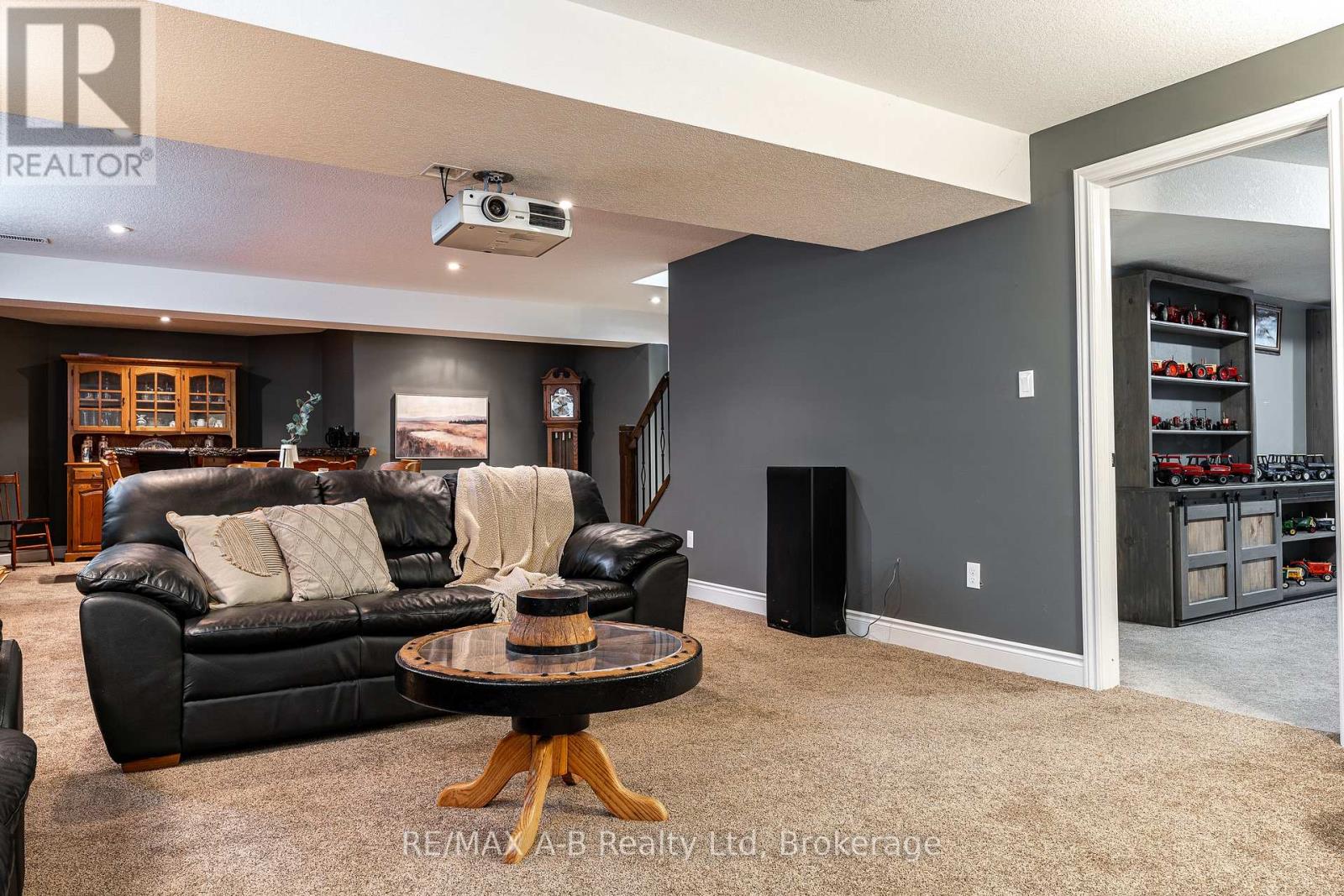 138 MILLSON CRESCENT - 31