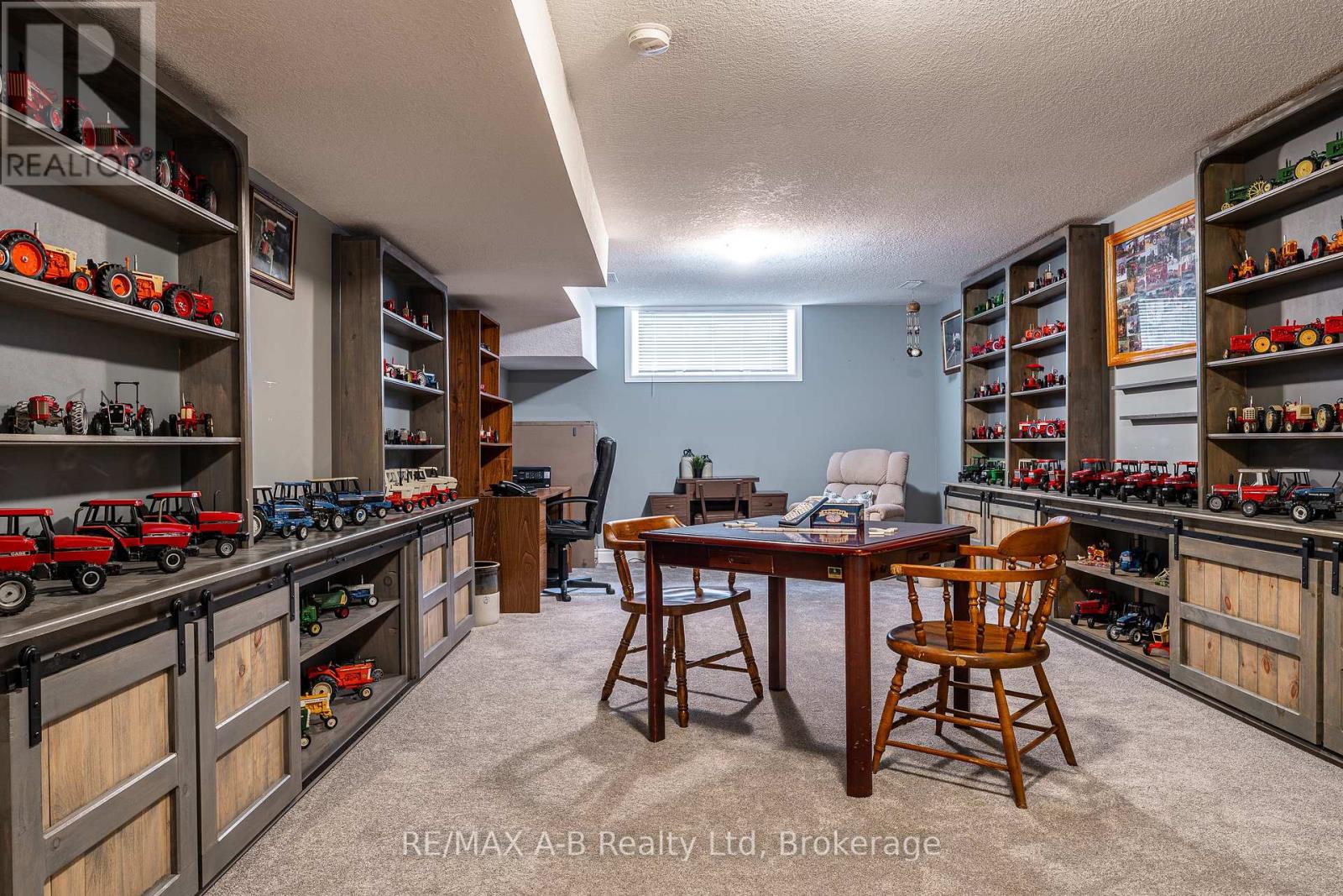 138 MILLSON CRESCENT - 32