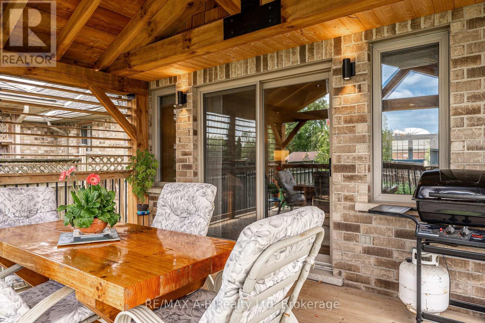 138 MILLSON CRESCENT - 35