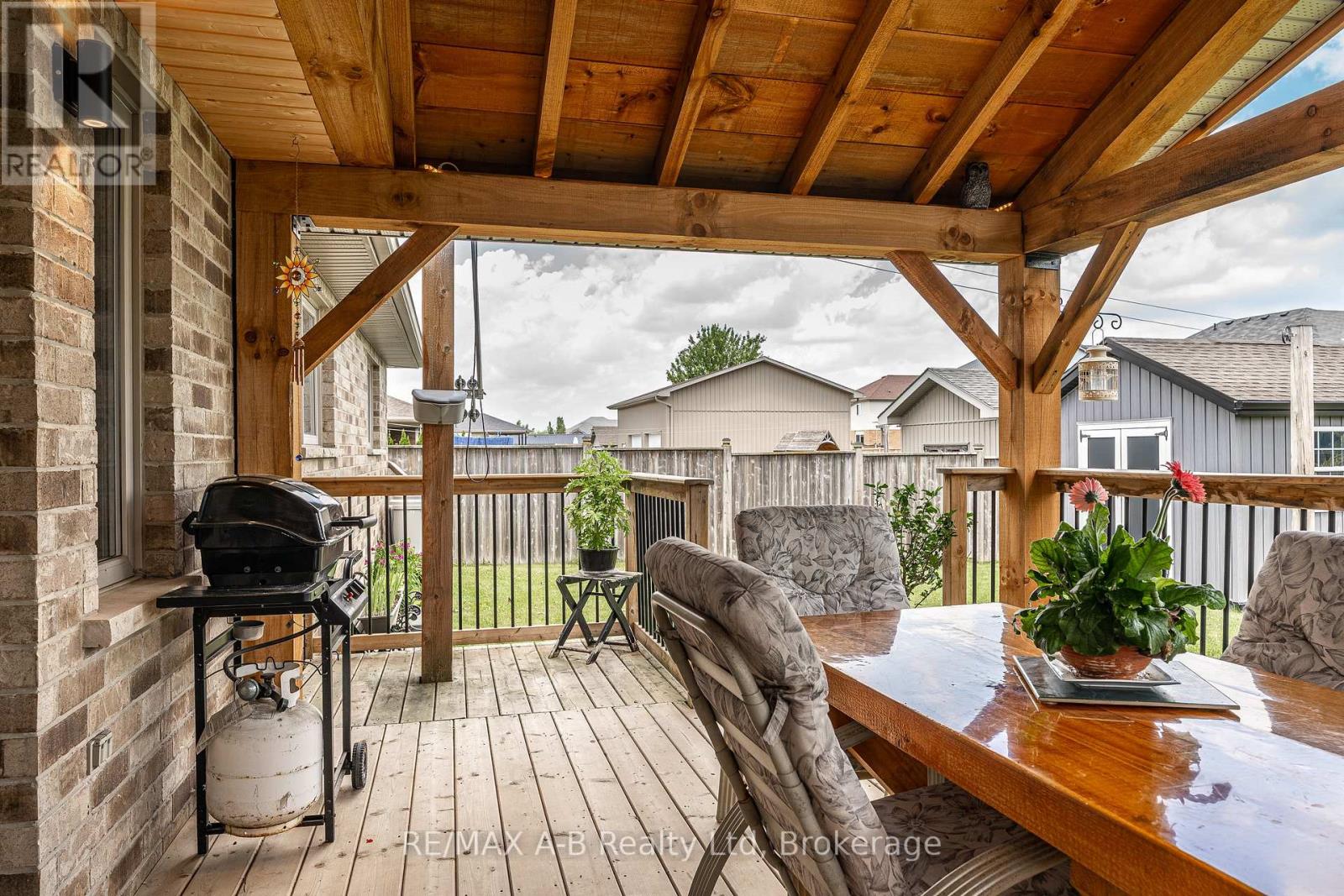 138 MILLSON CRESCENT - 36