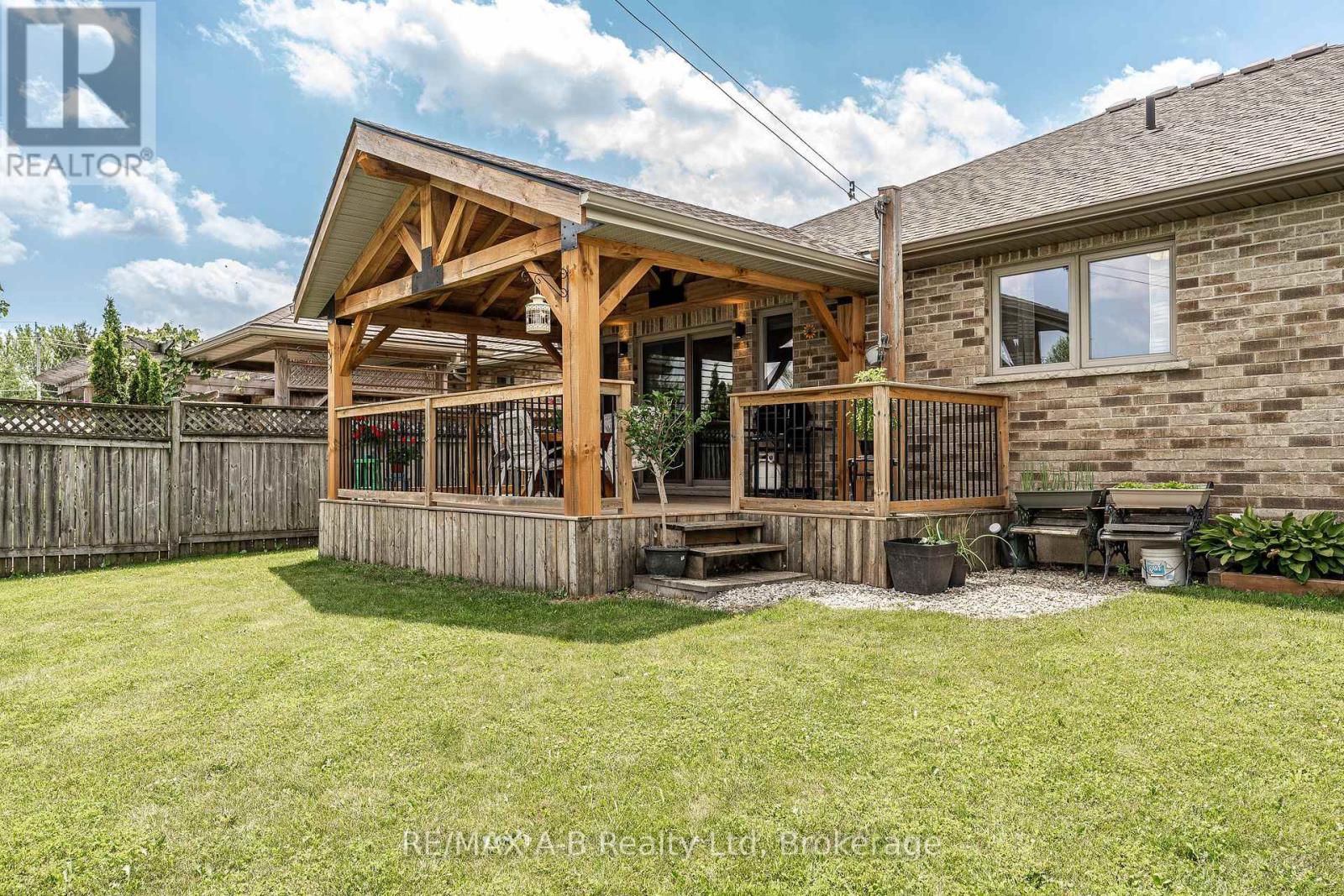 138 MILLSON CRESCENT - 38