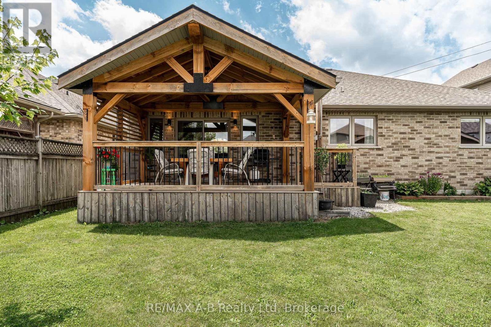 138 MILLSON CRESCENT - 39