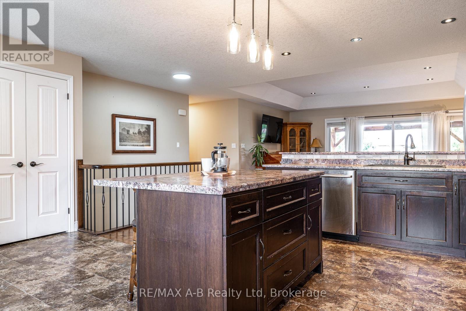 138 MILLSON CRESCENT - 8