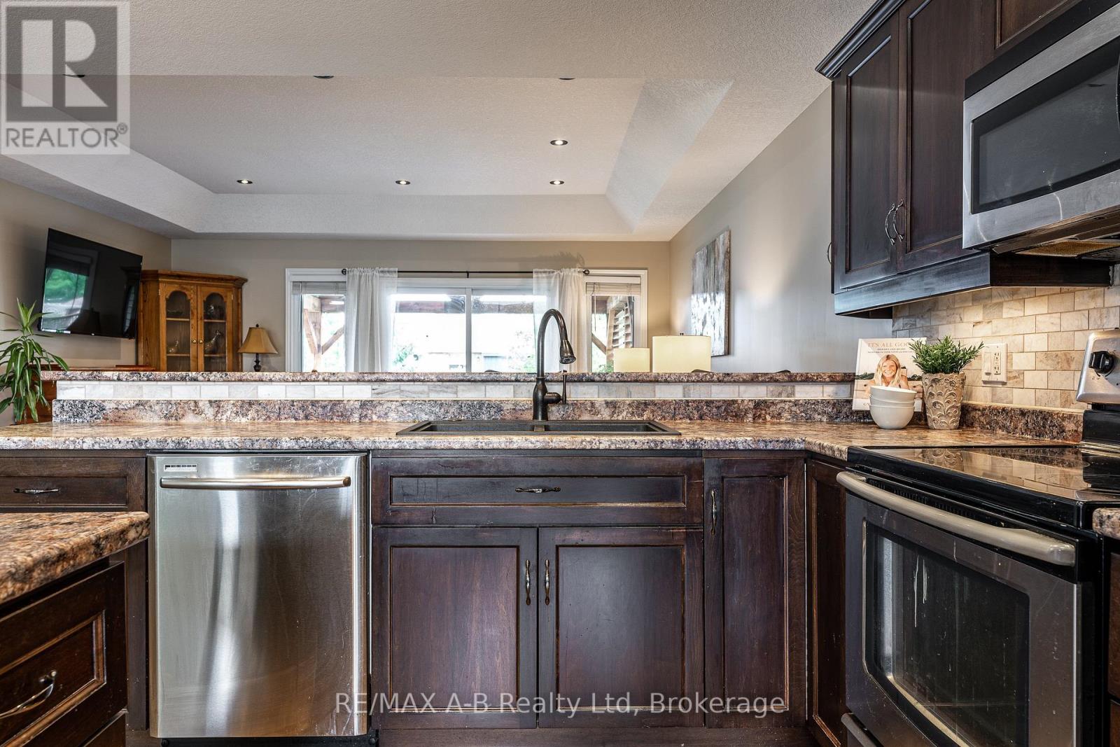 138 MILLSON CRESCENT - 9