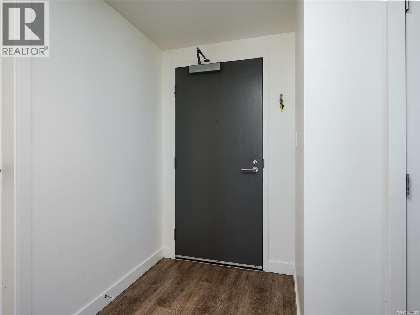 #2005 845 Johnson St - 14