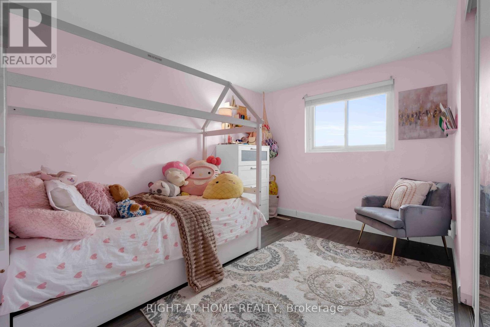 ##4 1055 CENTRAL PARK BOULEVARD N - 10
