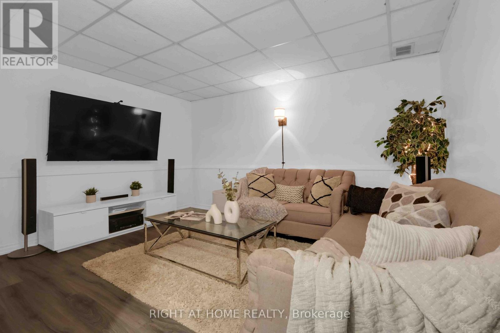 ##4 1055 CENTRAL PARK BOULEVARD N - 16