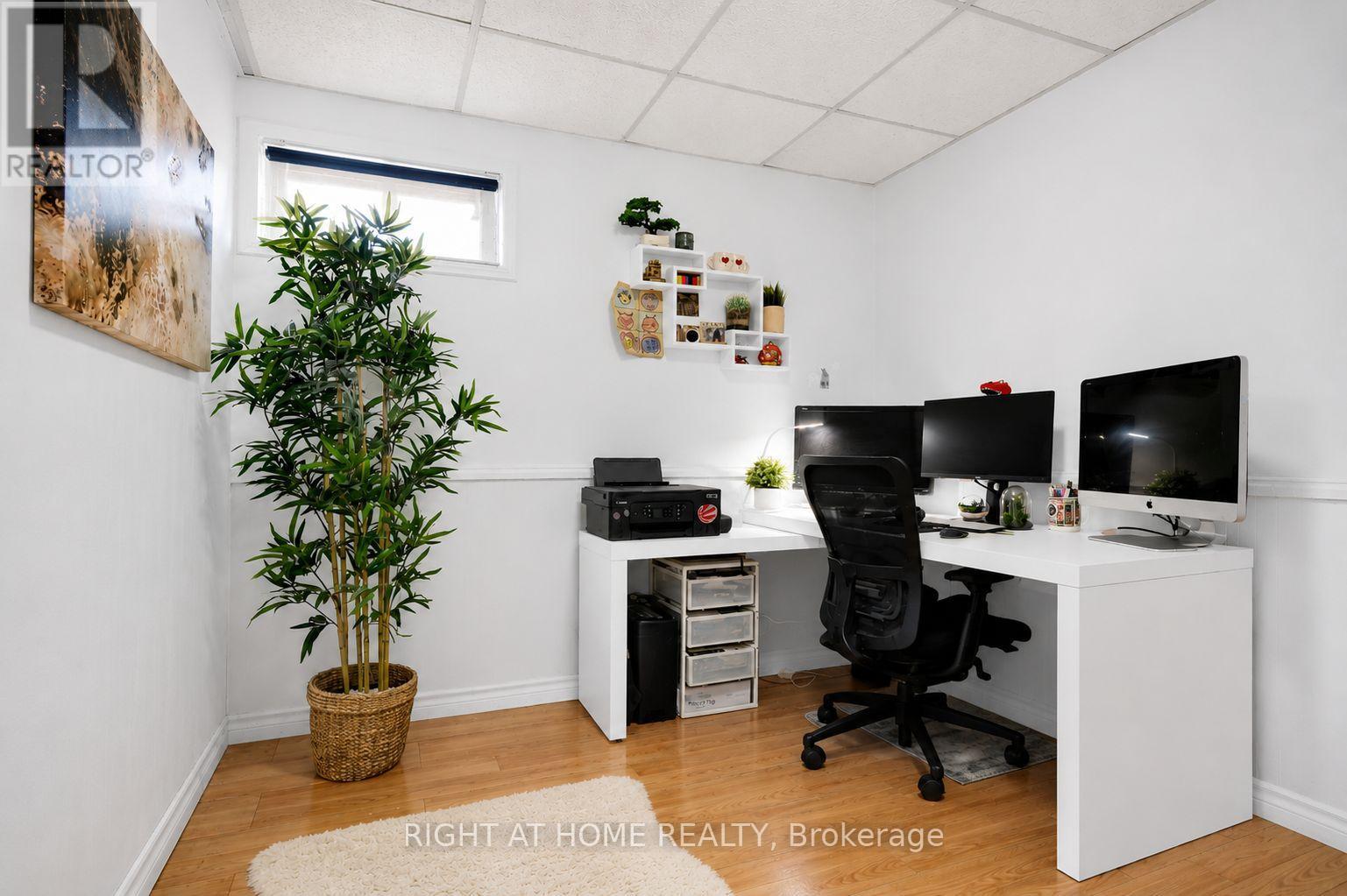 ##4 1055 CENTRAL PARK BOULEVARD N - 17