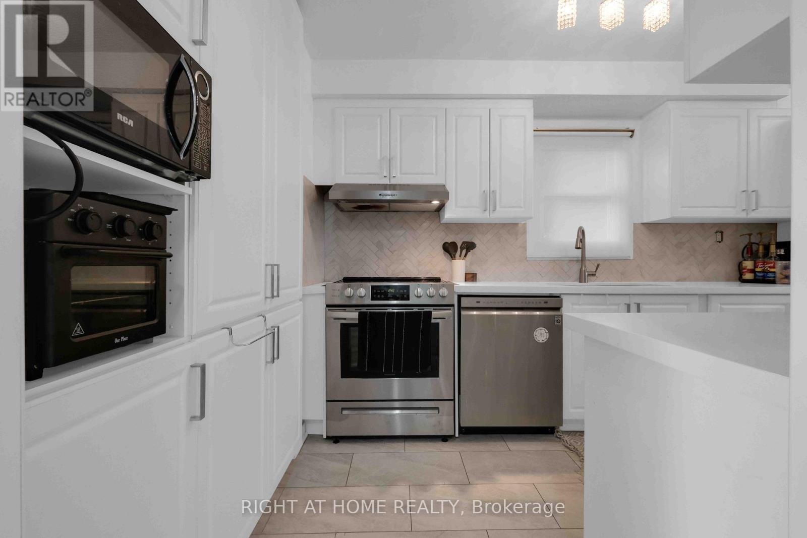 ##4 1055 CENTRAL PARK BOULEVARD N - 4