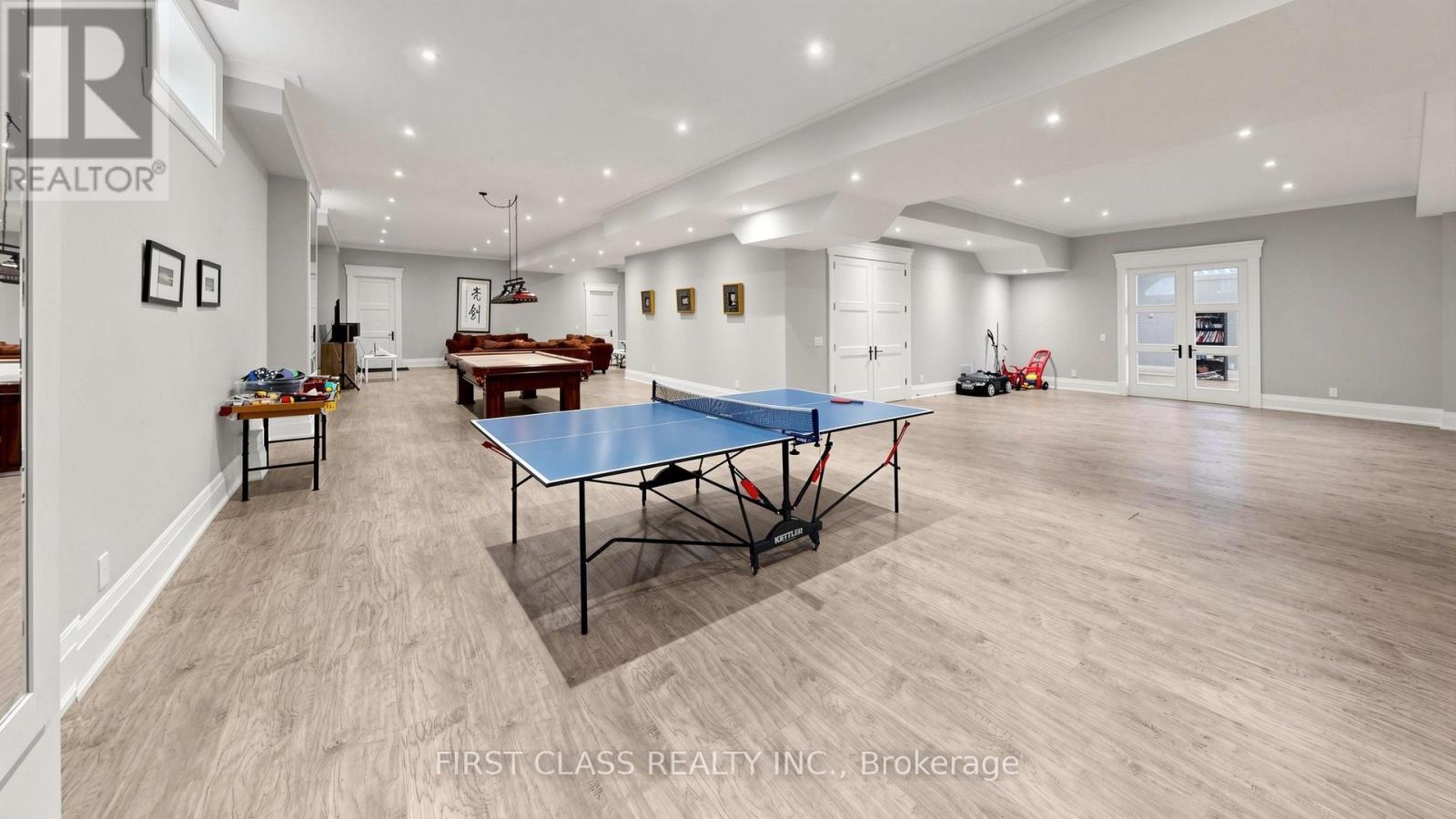 38 MAPLE GROVE AVENUE - 43