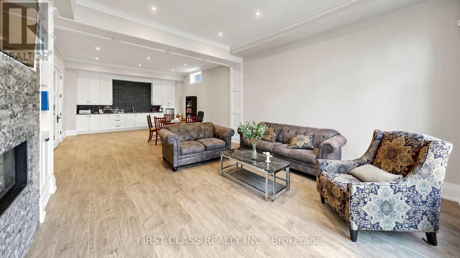 38 MAPLE GROVE AVENUE - 44