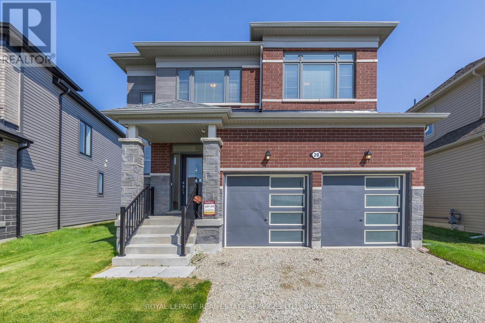 28 UNION BOULEVARD - 1