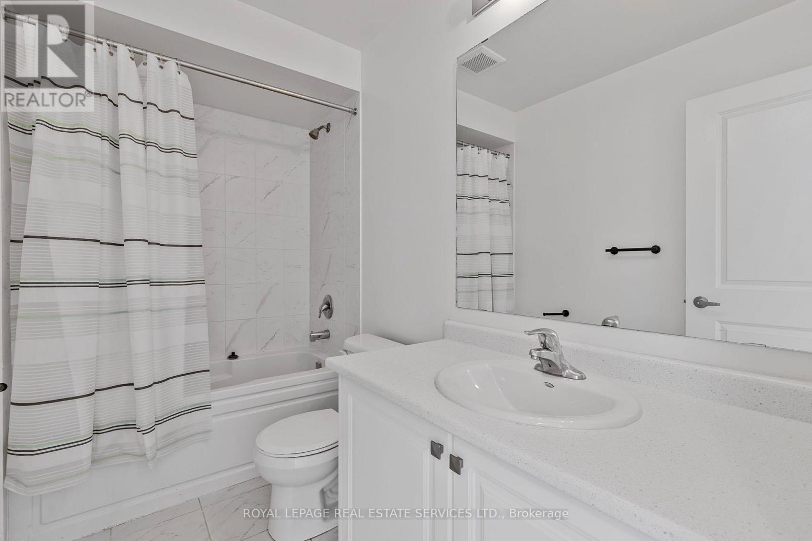 28 UNION BOULEVARD - 14
