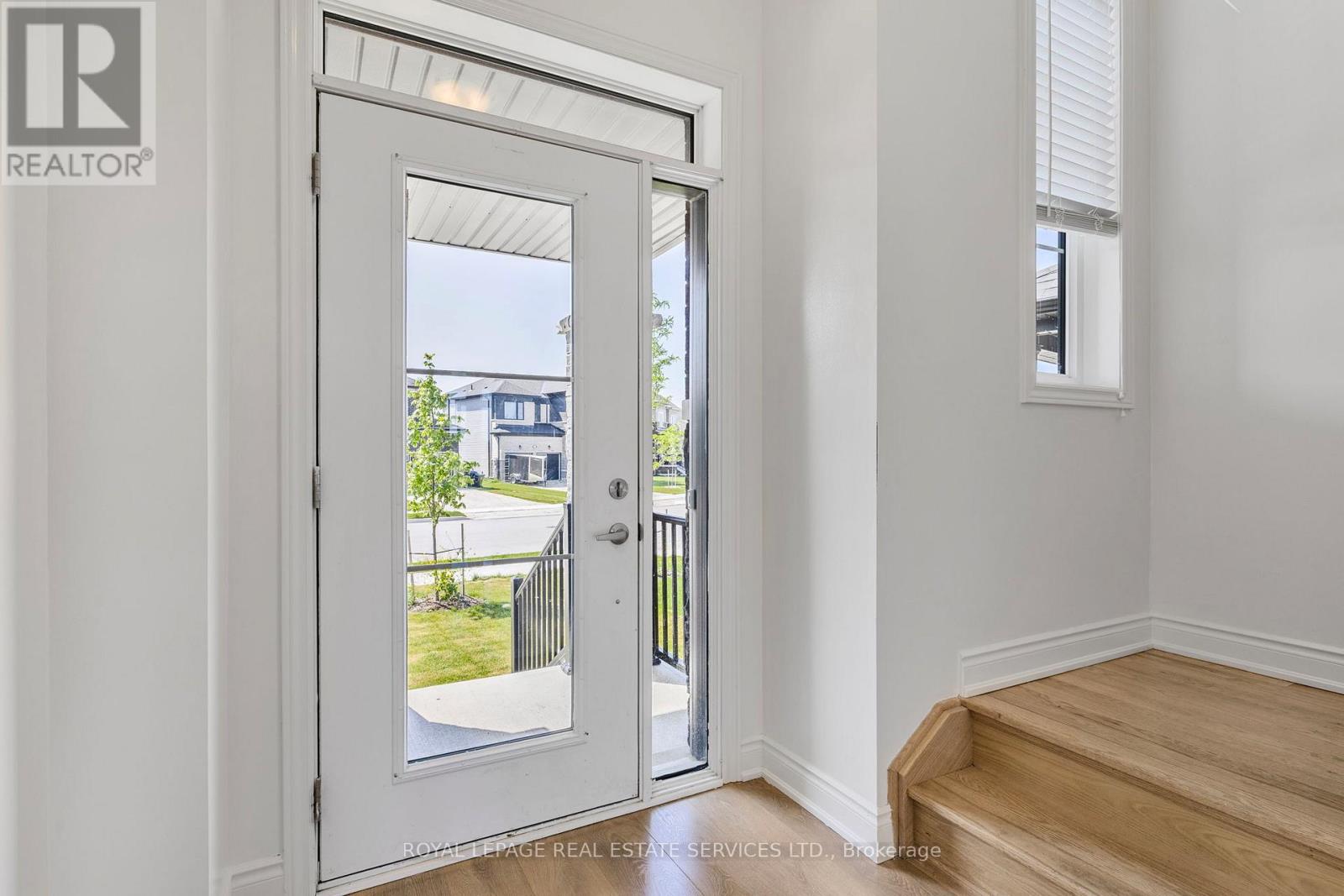 28 UNION BOULEVARD - 3