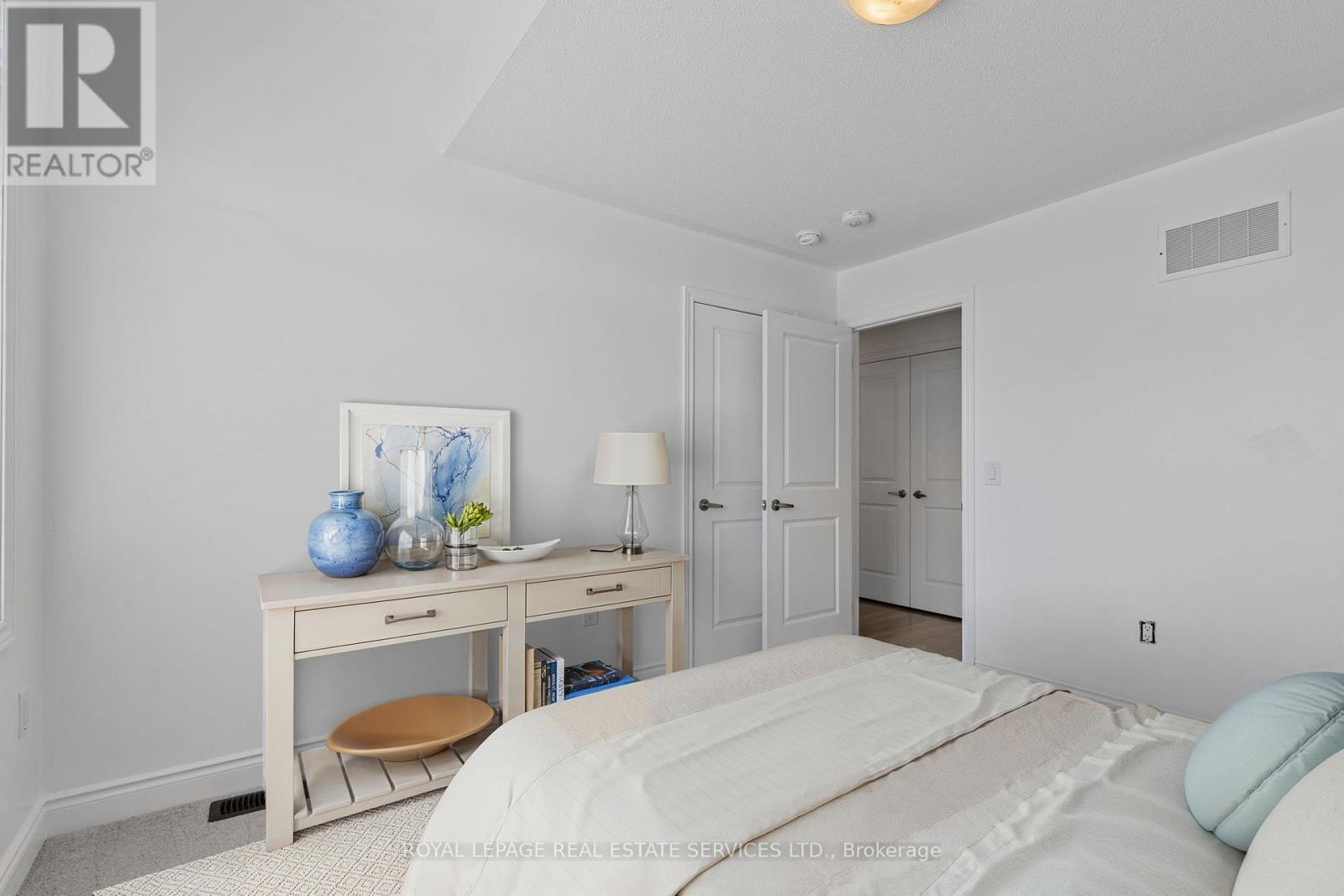 28 UNION BOULEVARD - 5