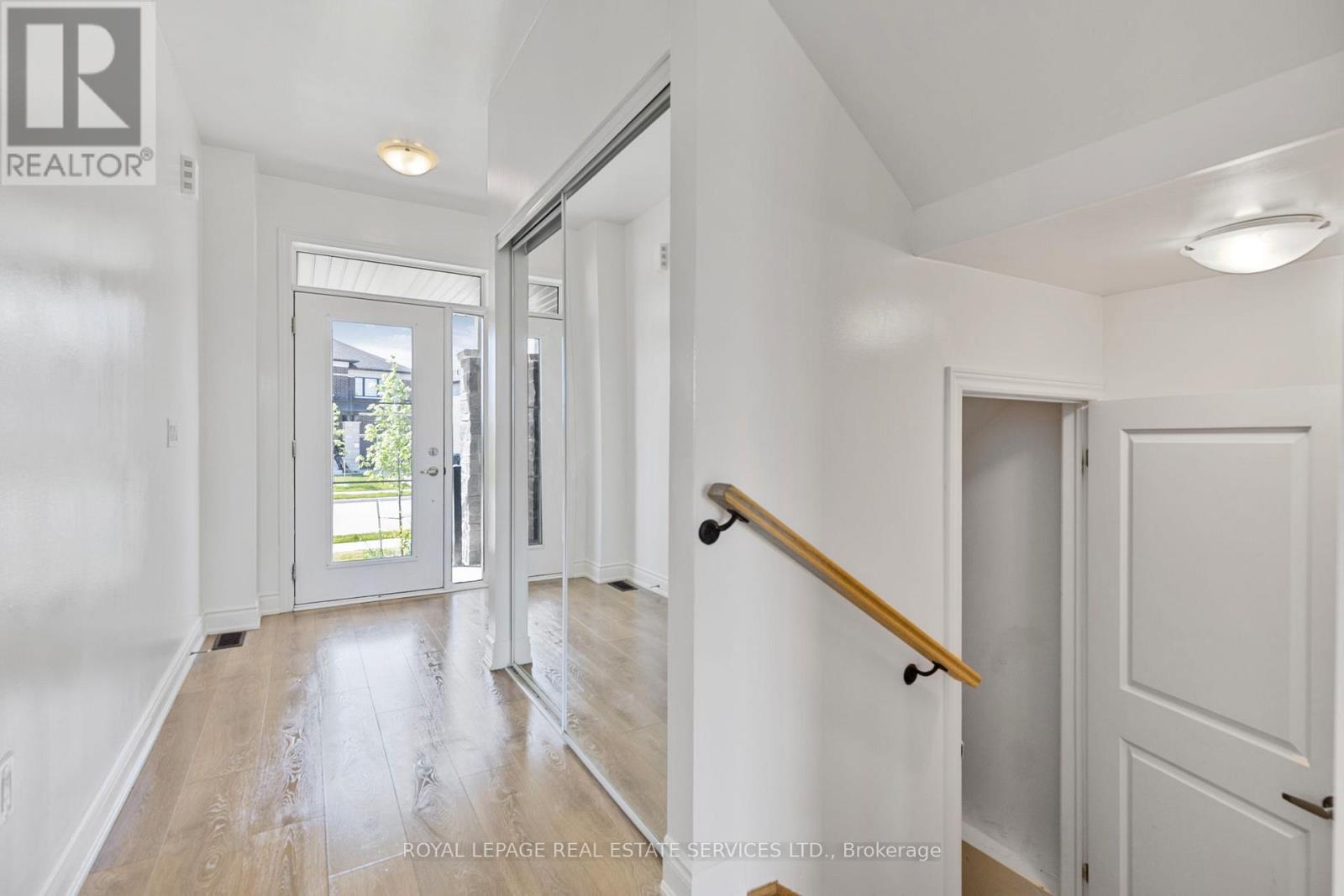 28 UNION BOULEVARD - 9