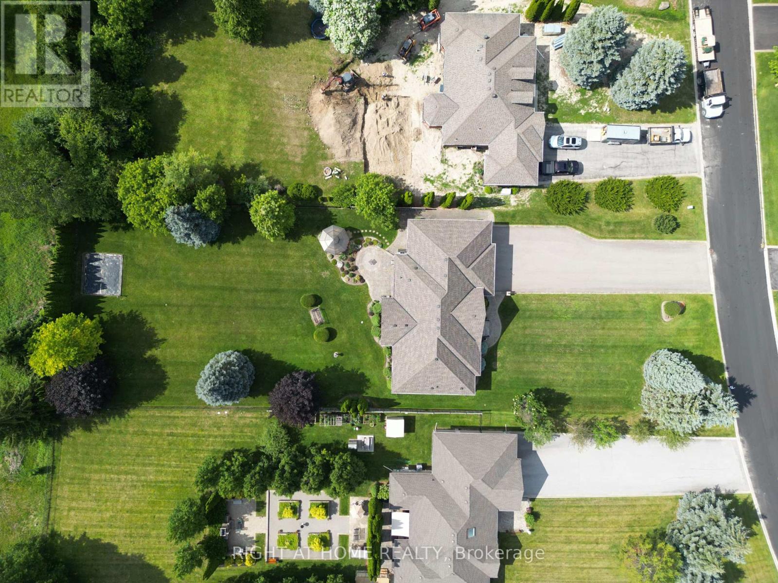35 GOLFVIEW BOULEVARD - 33
