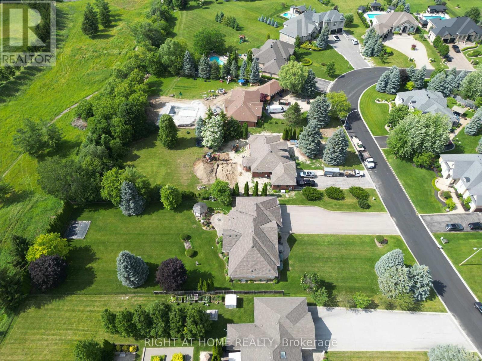 35 GOLFVIEW BOULEVARD - 38