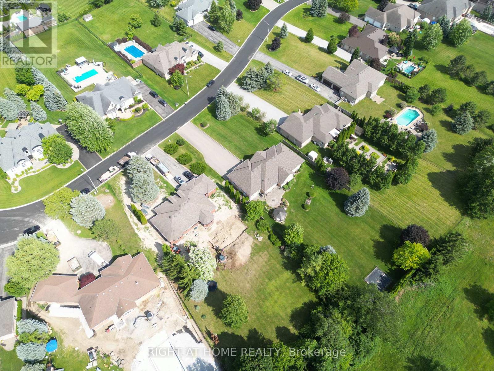 35 GOLFVIEW BOULEVARD - 40