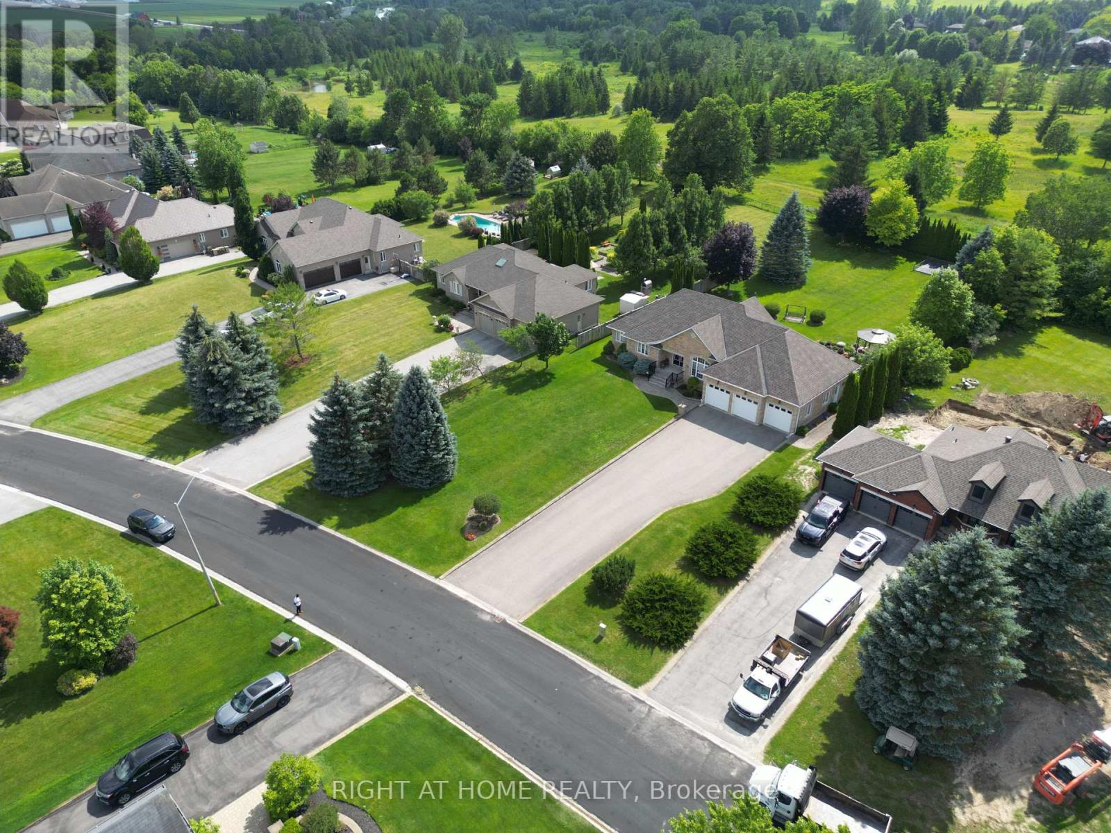 35 GOLFVIEW BOULEVARD - 37