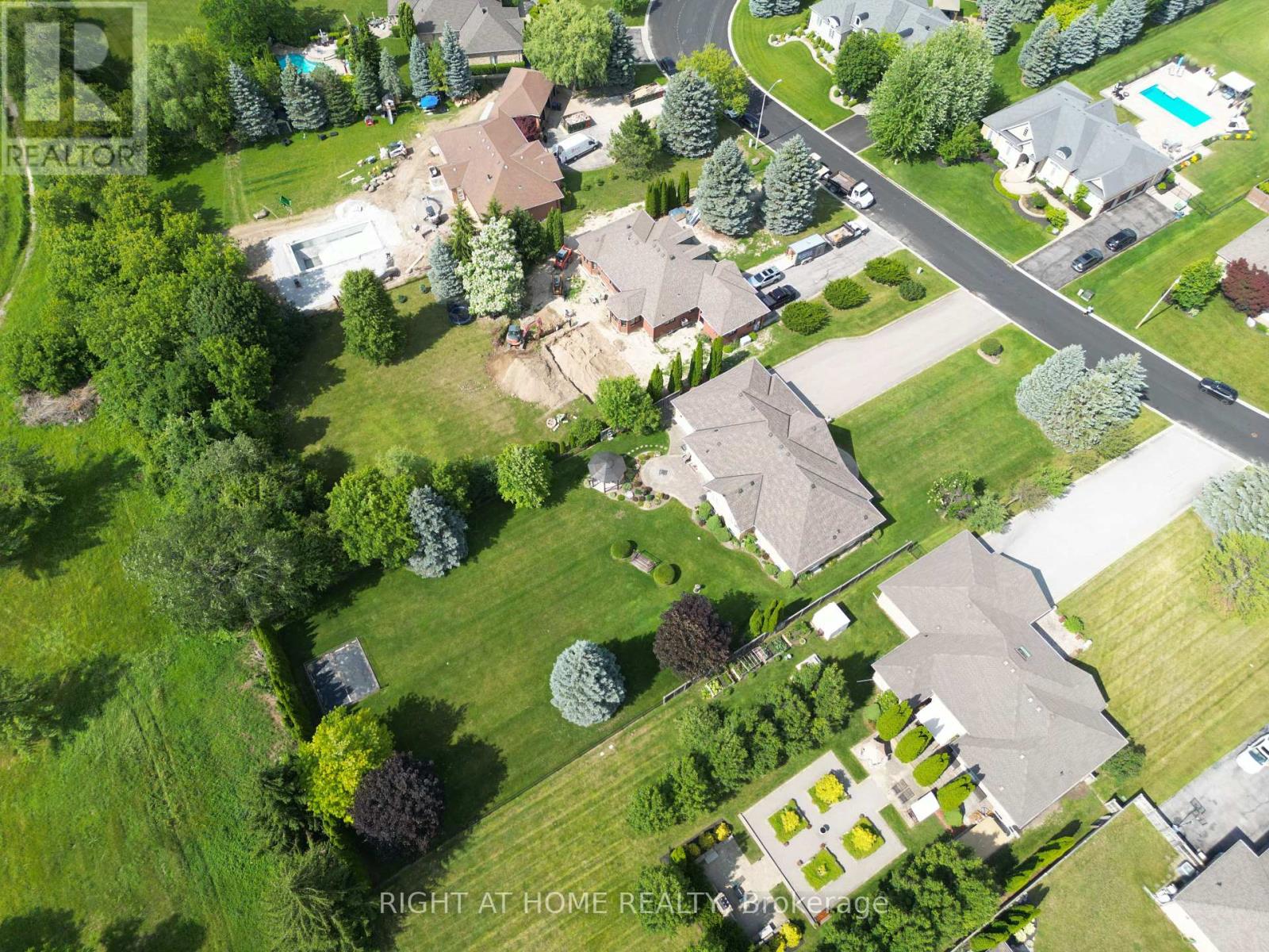 35 GOLFVIEW BOULEVARD - 39