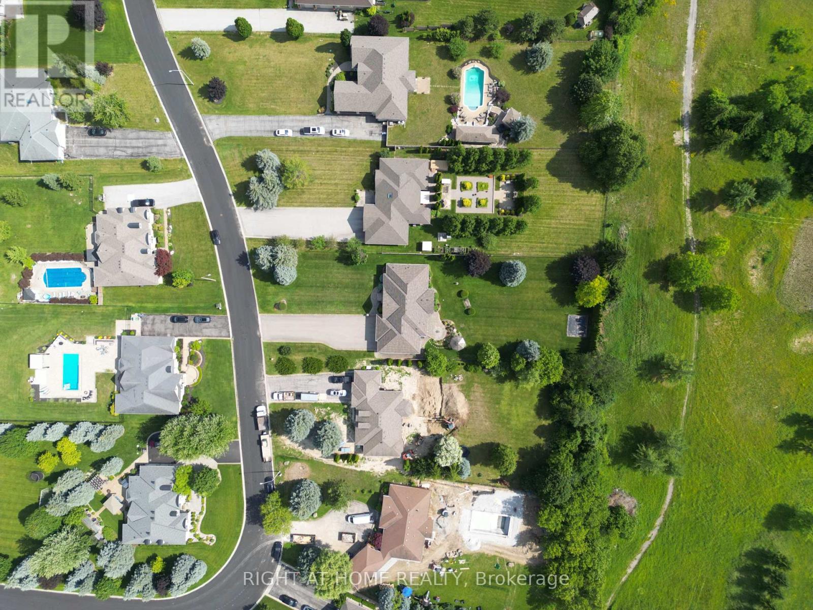 35 GOLFVIEW BOULEVARD - 41