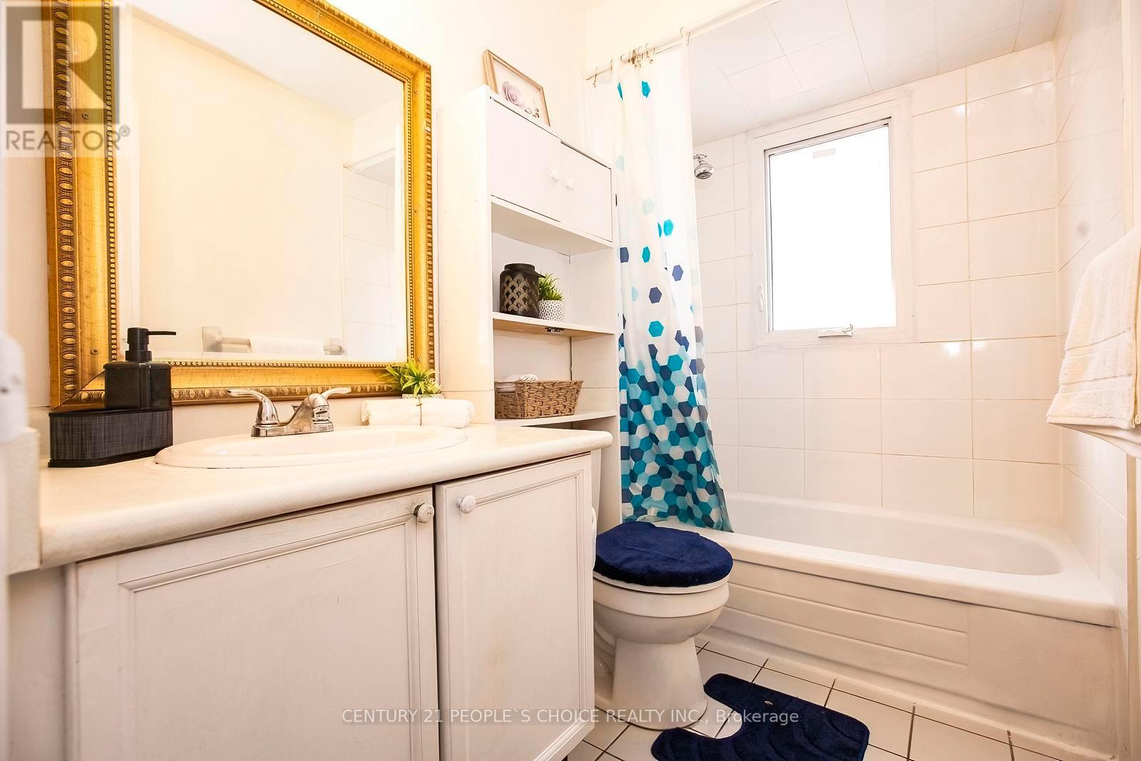 20 LETTY AVENUE - 22